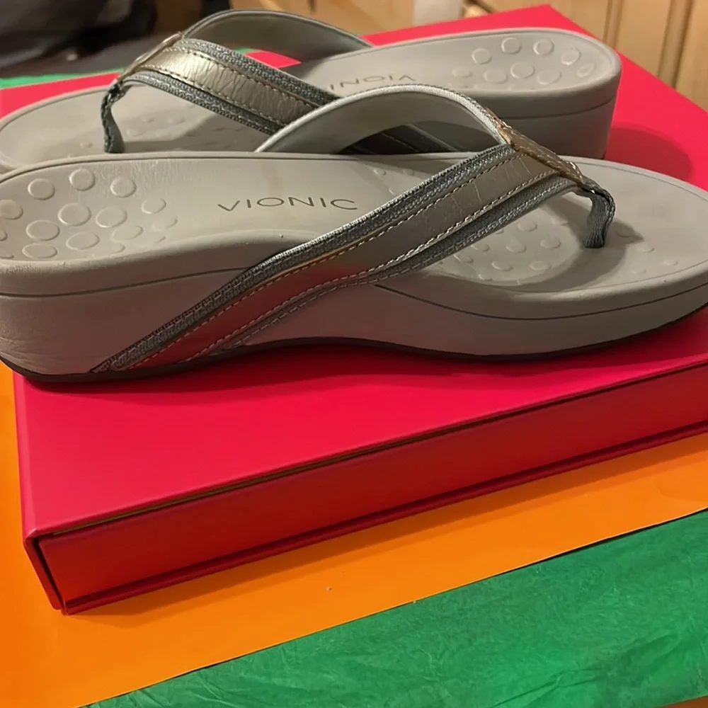 Vionic platform sandal - Picture 2 of 5